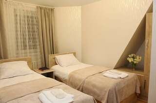 Отель Hotel Residence Hill Тбилиси Двухместный номер с 2 отдельными кроватями-1