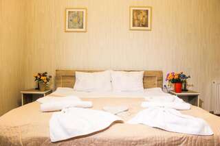 Отель Hotel Residence Hill Тбилиси Двухместный номер с 1 кроватью и балконом-2